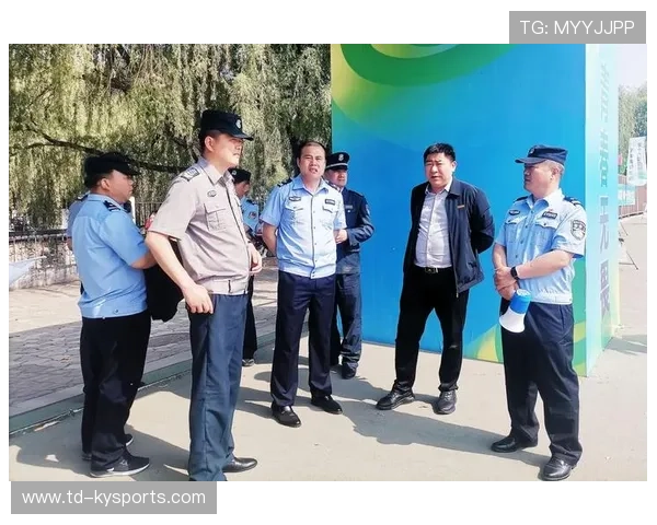 世界田径公开赛在安保措施上加强对大型活动的风险预案与演练，田径重大赛事
